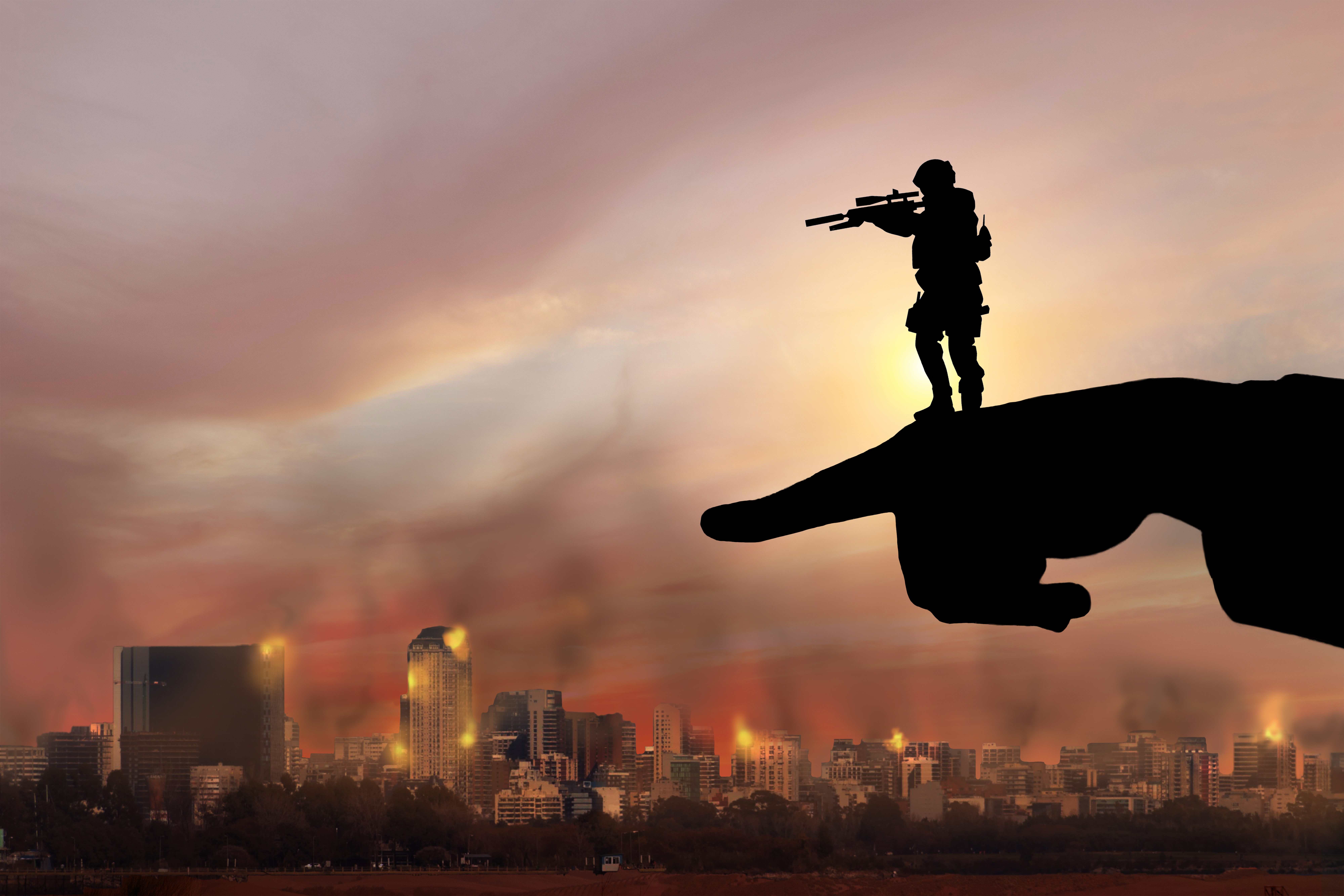 Mientras el mundo arde, elegimos a los pirómanos